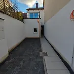 Feel-good House - Roof Terrace & Parking Included *