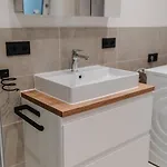 度假居 Feel-good House - Roof Terrace & Parking Included 多瑙河畔诺伊堡