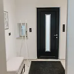 Feel-good House - Roof Terrace & Parking Included 度假居 多瑙河畔诺伊堡