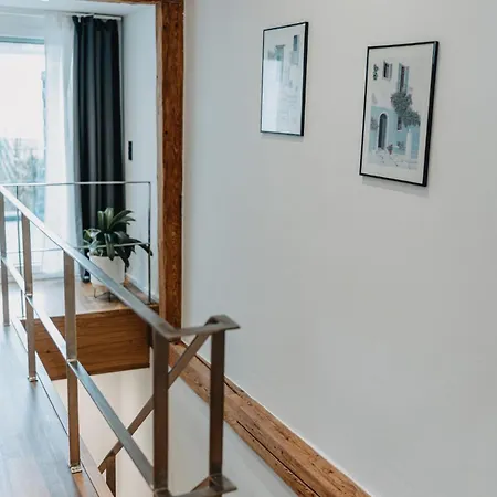 Zentrales Stadthaus Mit Dachterrasse & Parkplatz *