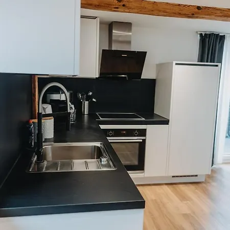 Vakantiehuis Zentrales Stadthaus Mit Dachterrasse & Parkplatz *
